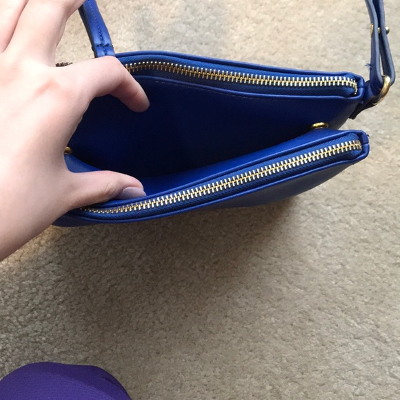 Old Navy Cross Body Bag - Picture 2 of 6